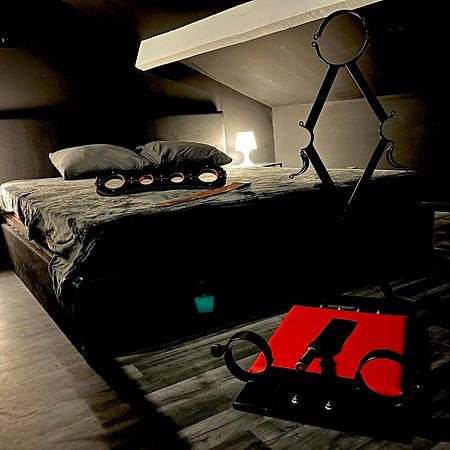 Amour D'Une Nuit, Loveroom Sarcelles Ngoại thất bức ảnh